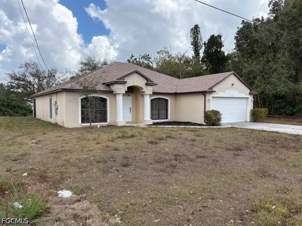 307 SE 1st Place Cape Coral FL 33990