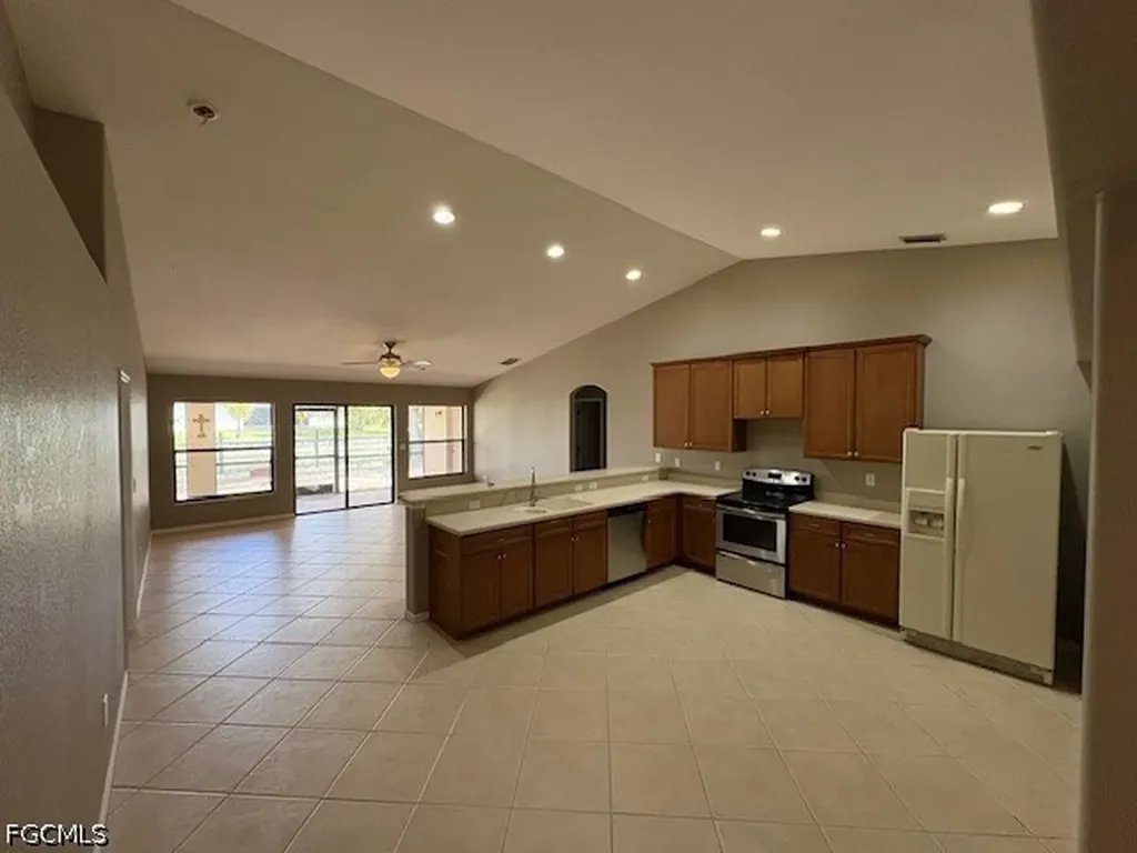 307 SE 1st Place Cape Coral FL 33990