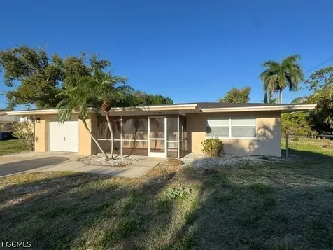 112 Crescent Lake Drive North Fort Myers FL 33917