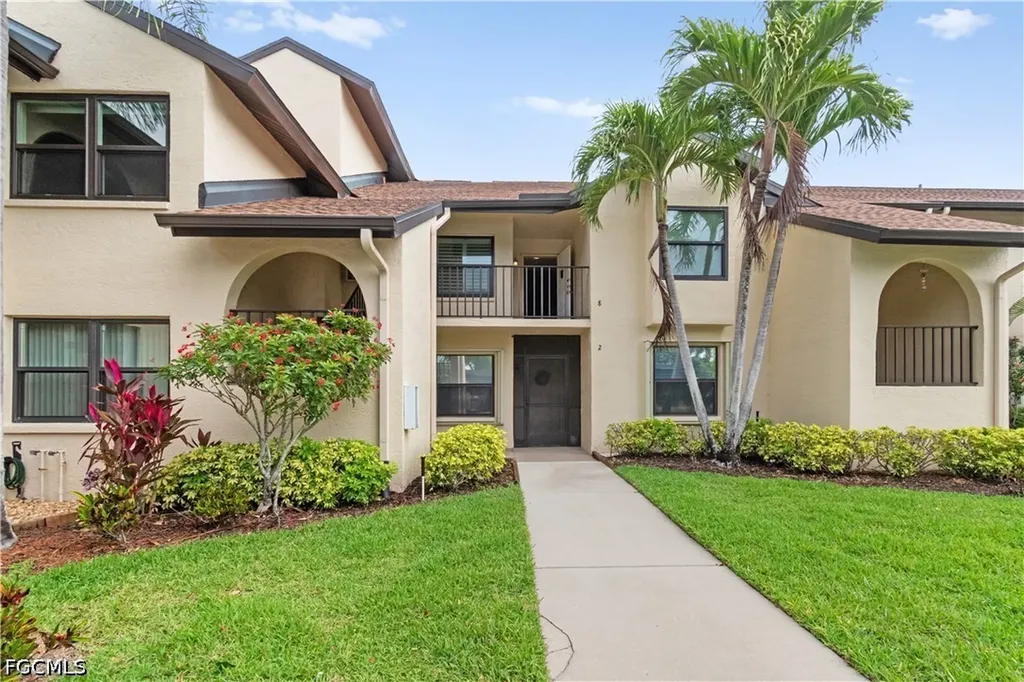 Fort Myers FL, 8595 Charter Club Circle, Unit 8