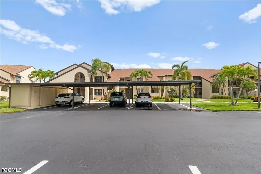 8595 Charter Club Circle Fort Myers FL 33919