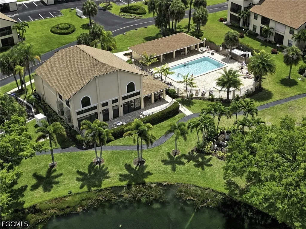 8595 Charter Club Circle Fort Myers FL 33919