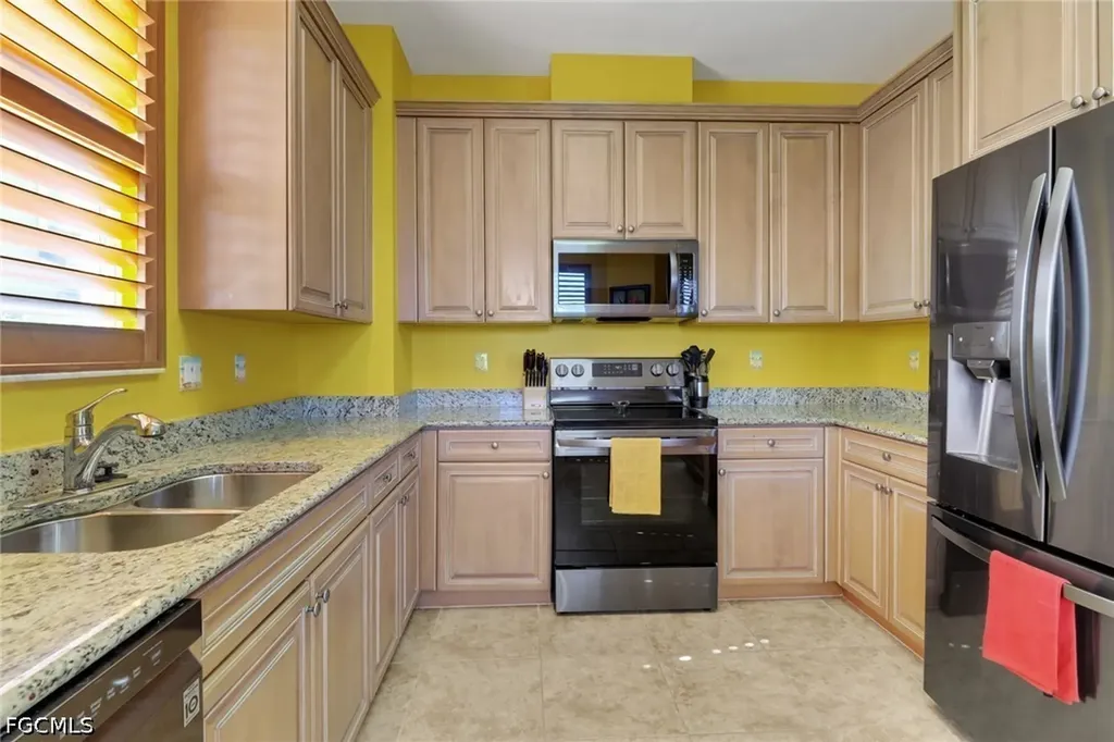 16580 Goldenrod Lane Alva FL 33920