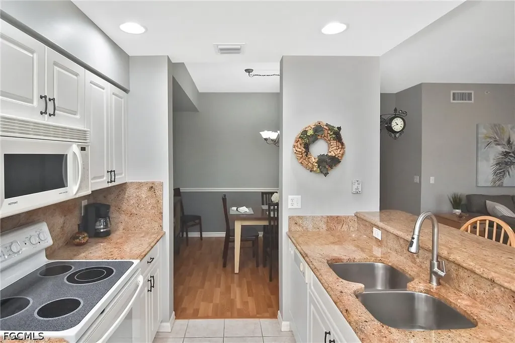 8076 Queen Palm Lane Fort Myers FL 33966