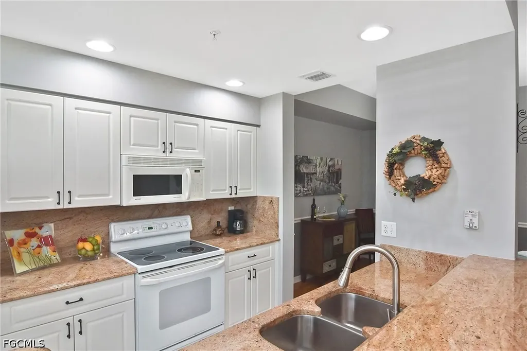 8076 Queen Palm Lane Fort Myers FL 33966