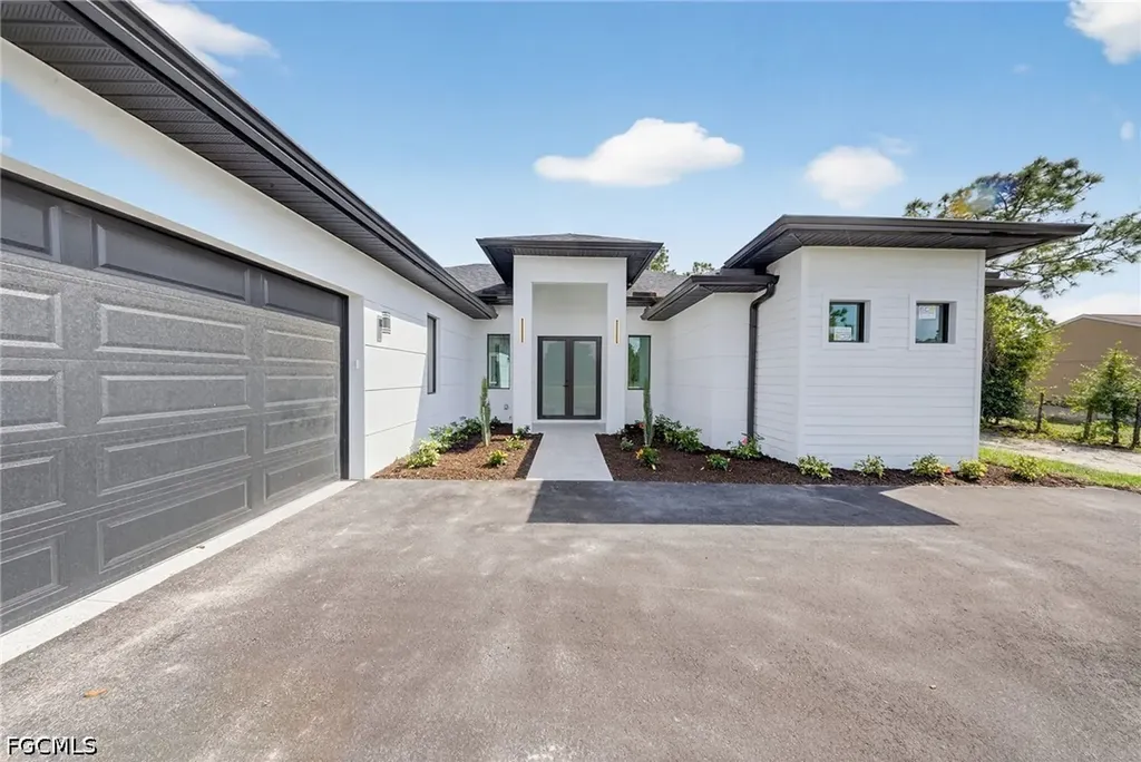 3508 27th Avenue NE Naples FL 34120