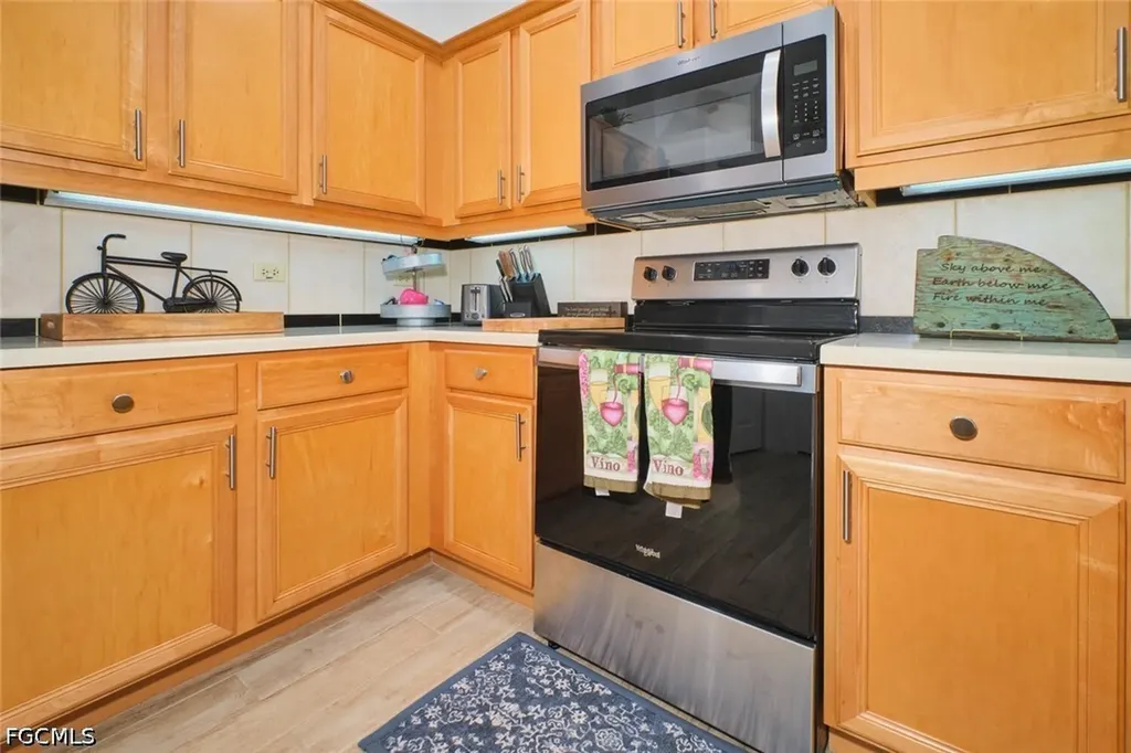 8848 Middlebrook Drive Fort Myers FL 33908
