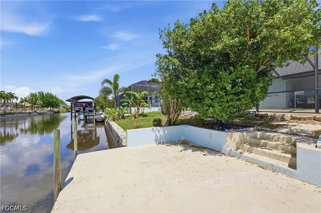 218 SE 2nd Avenue Cape Coral FL 33990