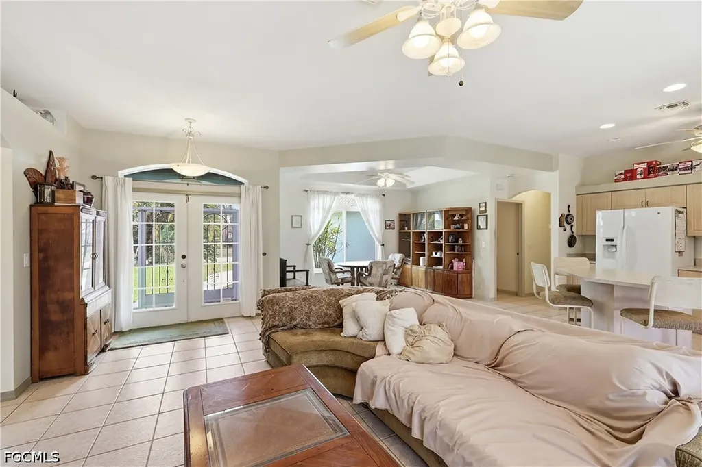 218 SE 2nd Avenue Cape Coral FL 33990
