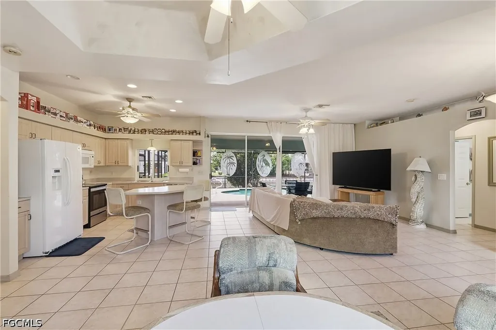 218 SE 2nd Avenue Cape Coral FL 33990