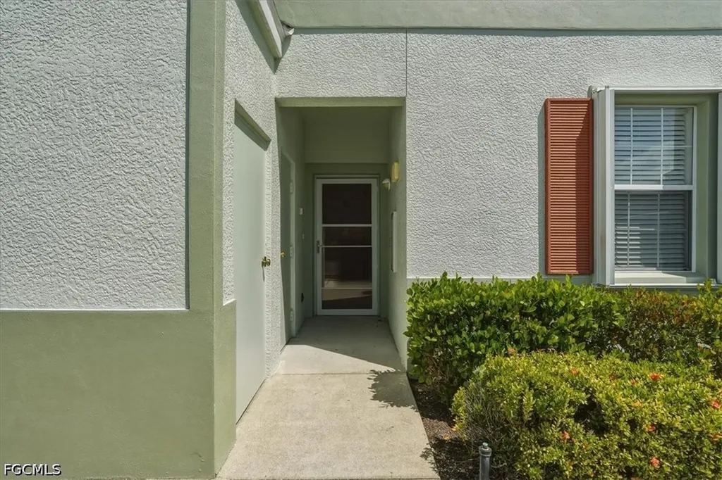 4223 Liron Avenue Fort Myers FL 33916