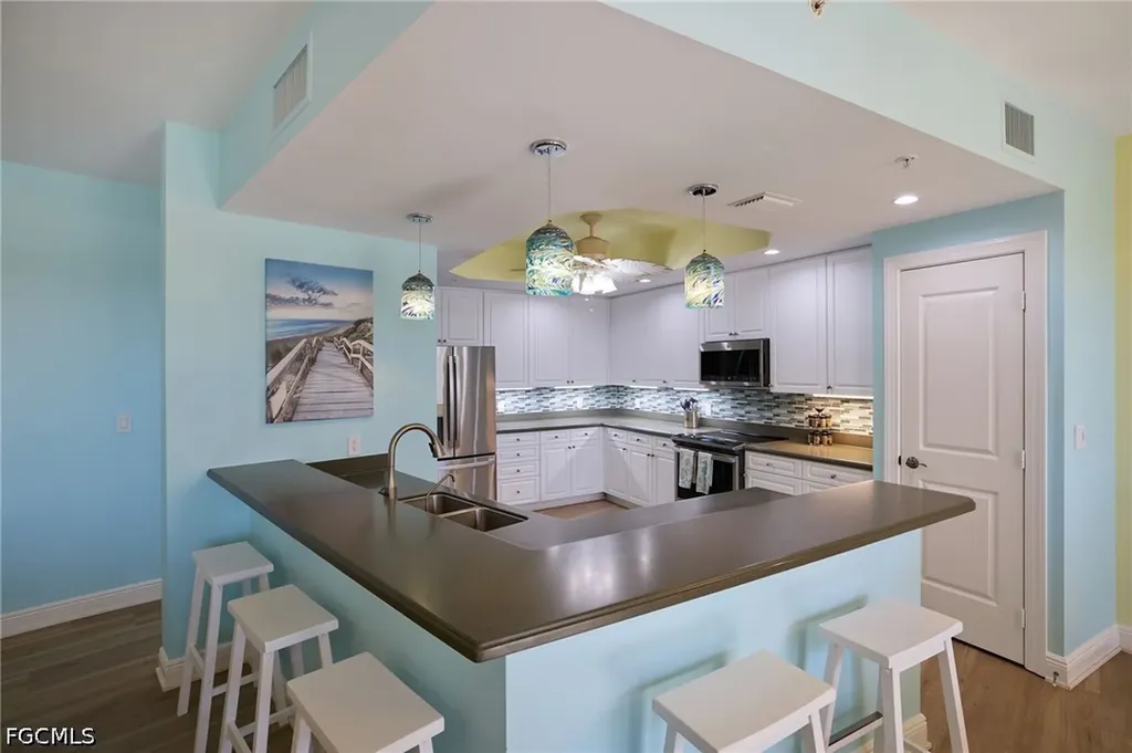 5702 Cape Harbour Drive Cape Coral FL 33914