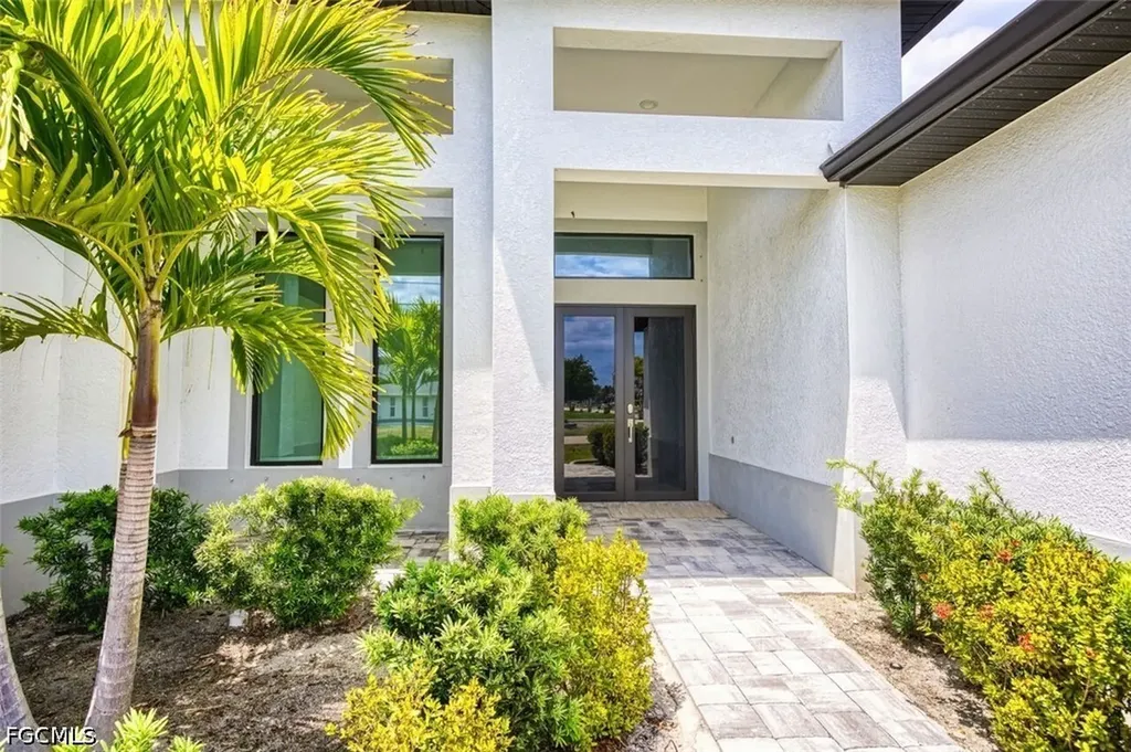 1926 SW 15th Avenue Cape Coral FL 33991