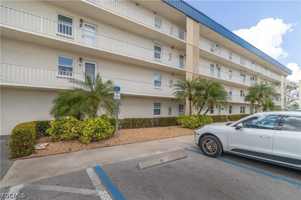 6220 Augusta Drive Fort Myers FL 33907