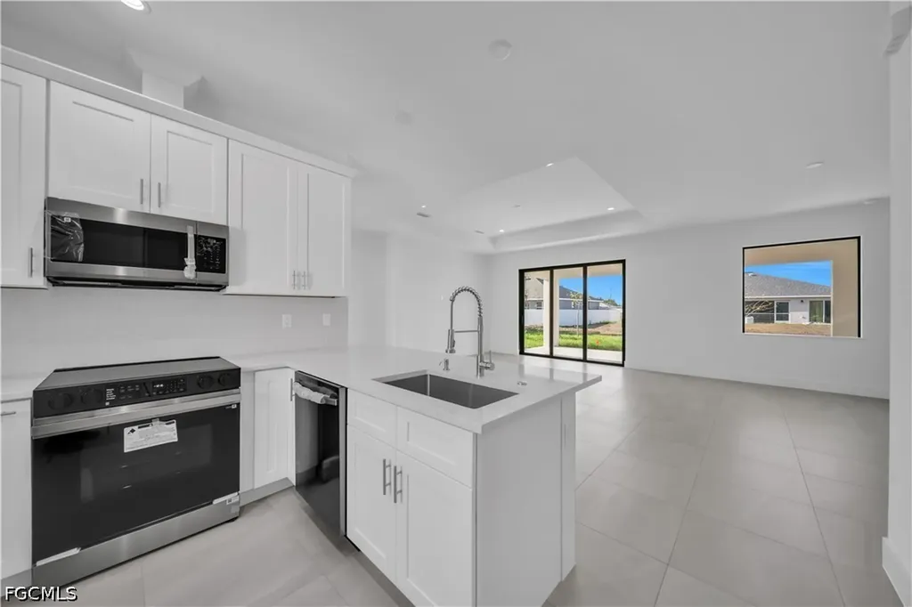 211 NE 15th Terrace Cape Coral FL 33909