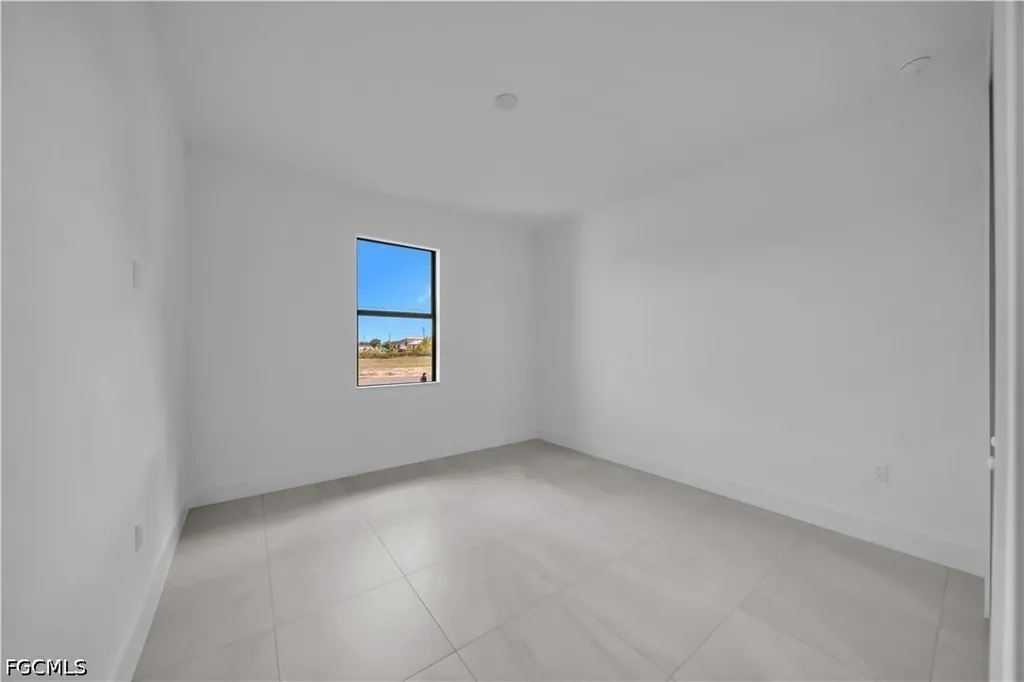 211 NE 15th Terrace Cape Coral FL 33909