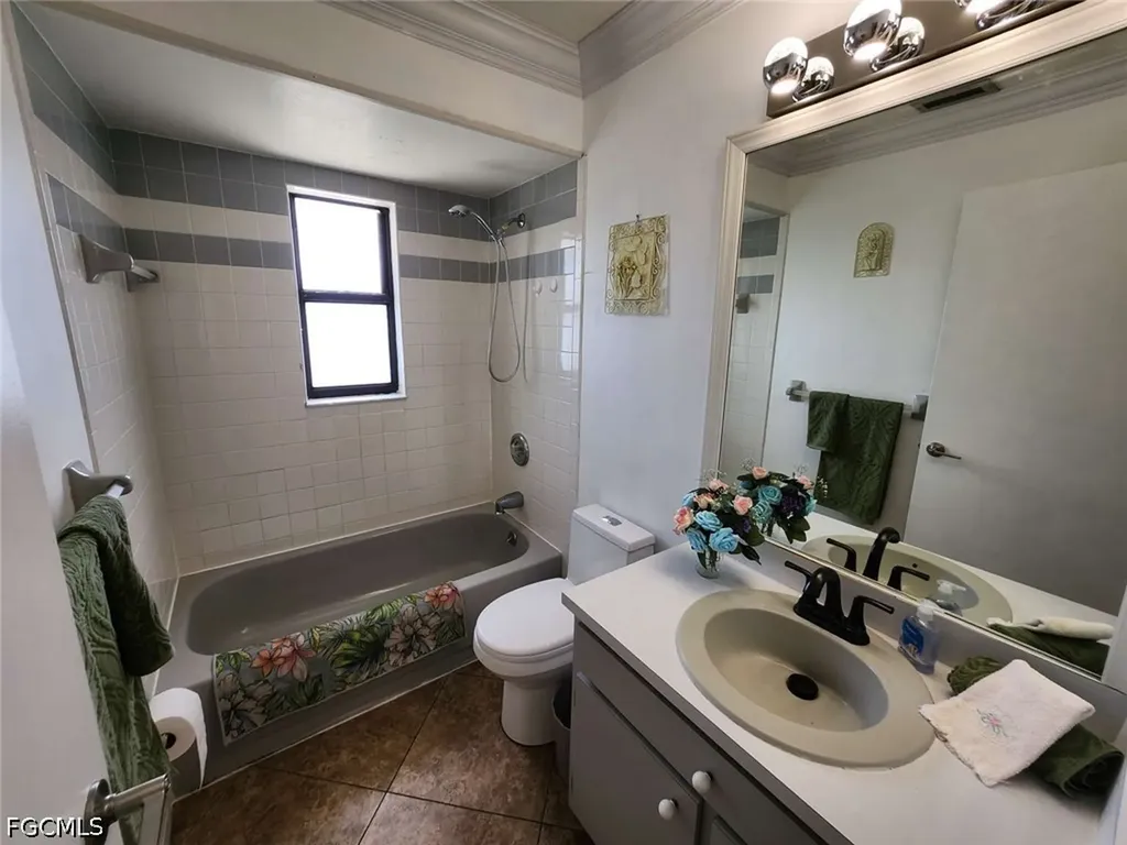1924 Bolado Parkway Cape Coral FL 33990