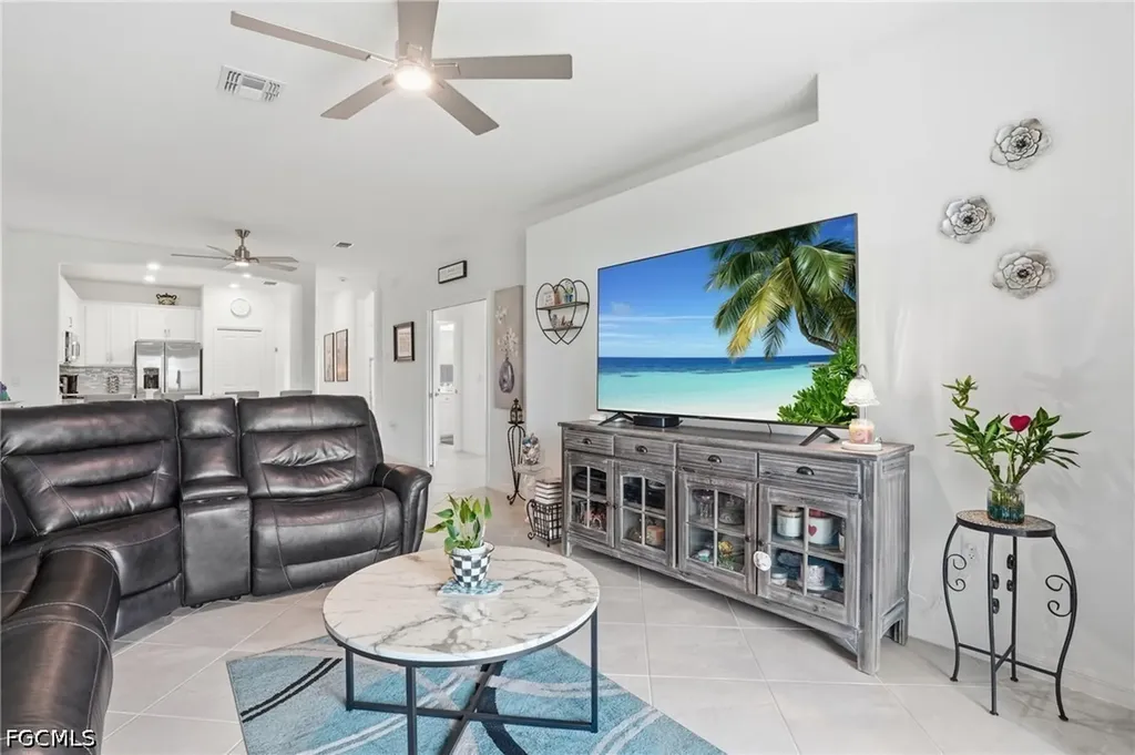 2621 Vine Avenue Naples FL 34120
