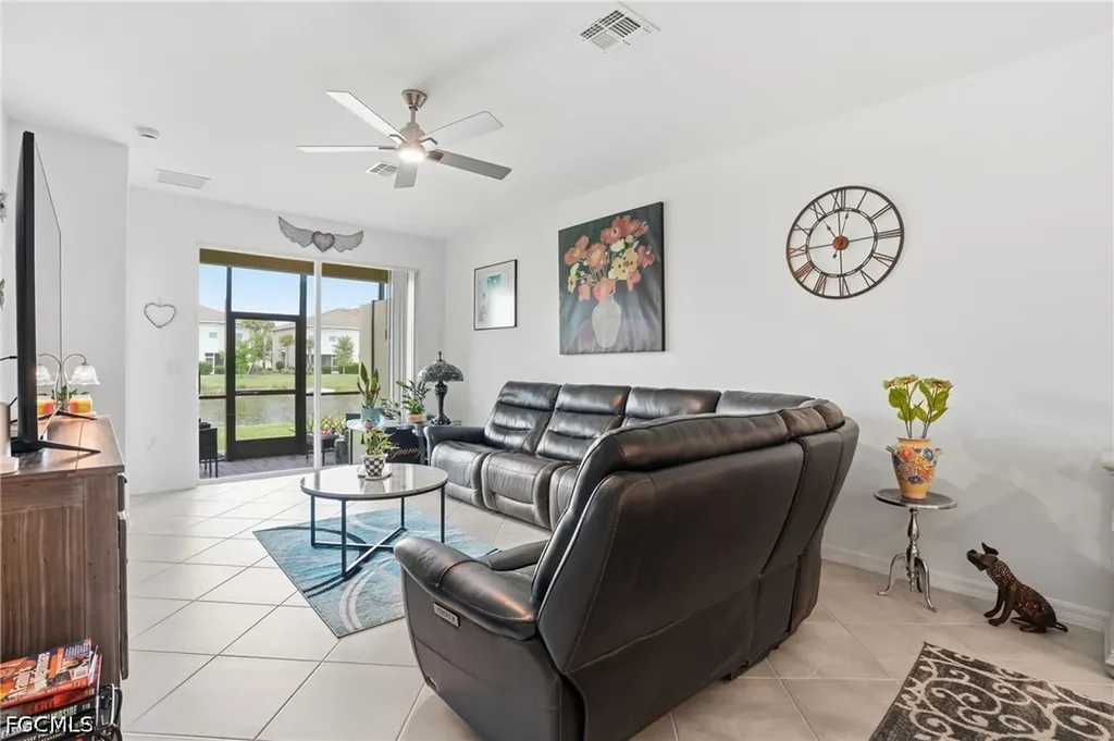 2621 Vine Avenue Naples FL 34120