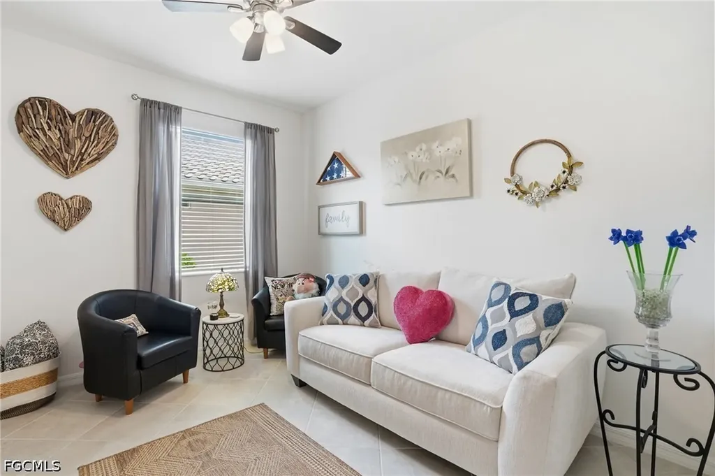 2621 Vine Avenue Naples FL 34120