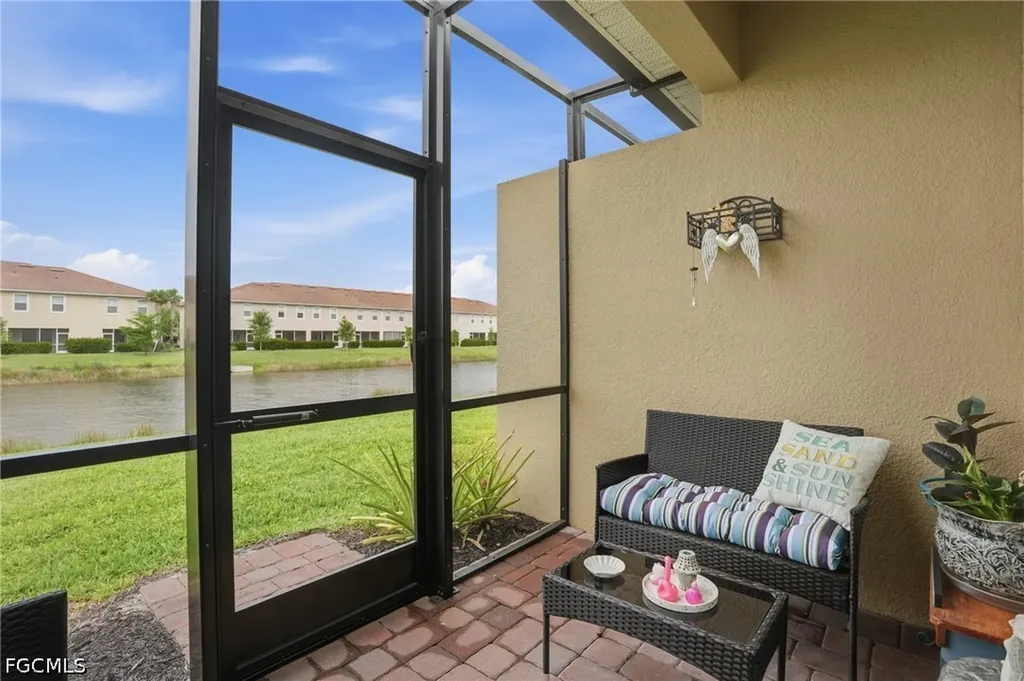 2621 Vine Avenue Naples FL 34120