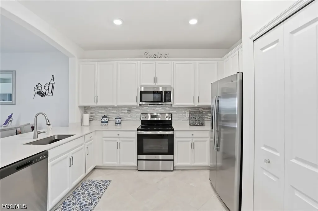 2621 Vine Avenue Naples FL 34120
