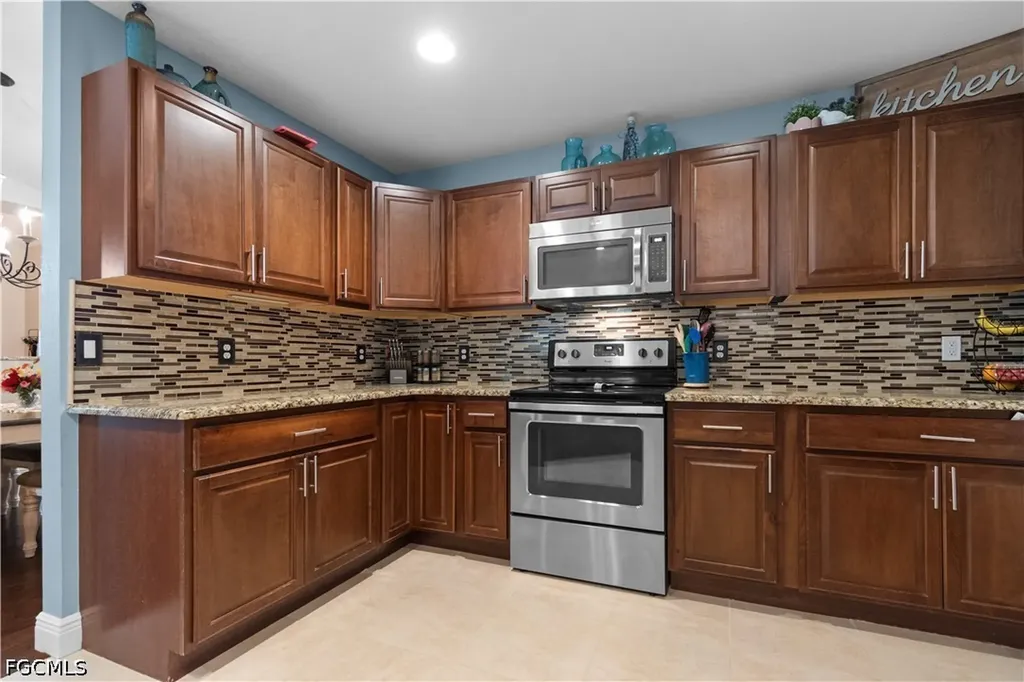 611 Cleveland Avenue Lehigh Acres FL 33972