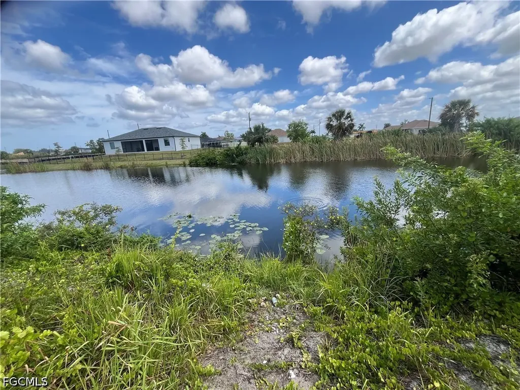 2515 NW 1st Street Cape Coral FL 33993