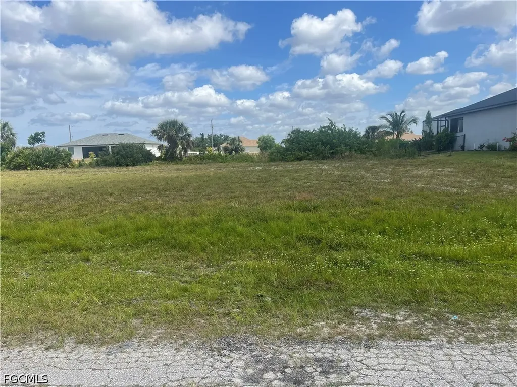 2515 NW 1st Street Cape Coral FL 33993