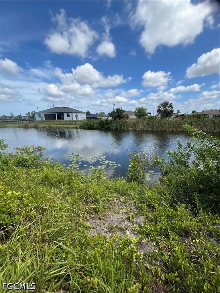 2515 NW 1st Street Cape Coral FL 33993