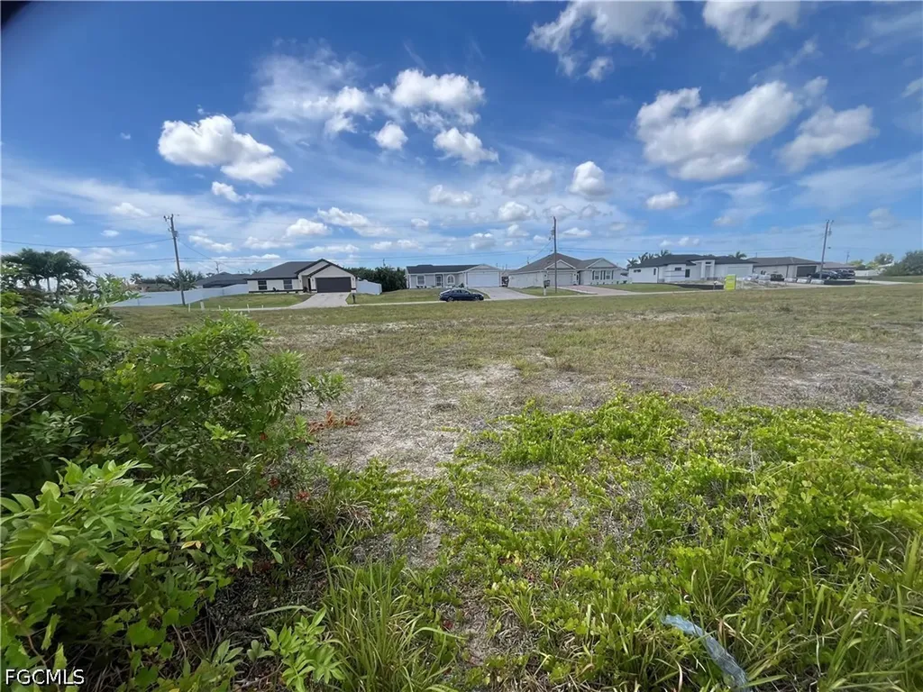 2515 NW 1st Street Cape Coral FL 33993