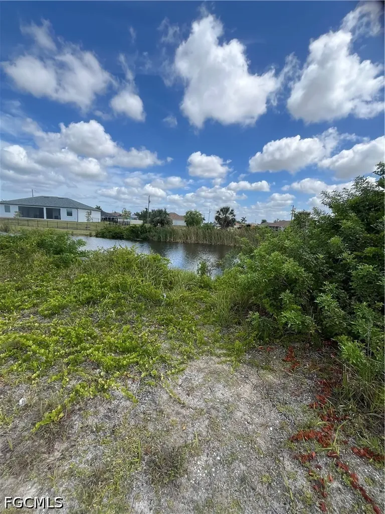 2515 NW 1st Street Cape Coral FL 33993