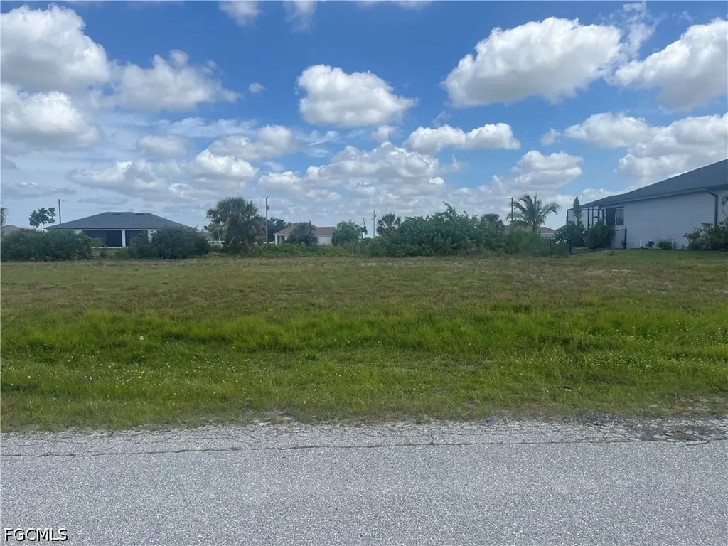 2515 NW 1st Street Cape Coral FL 33993