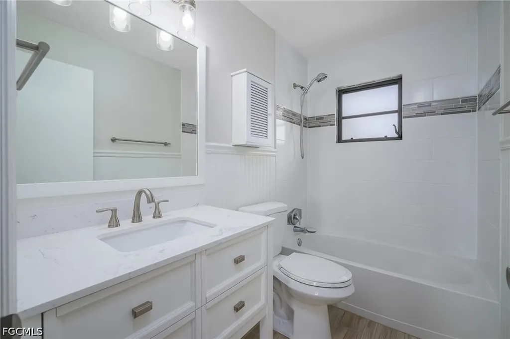 2115 SE 14th Street Cape Coral FL 33990