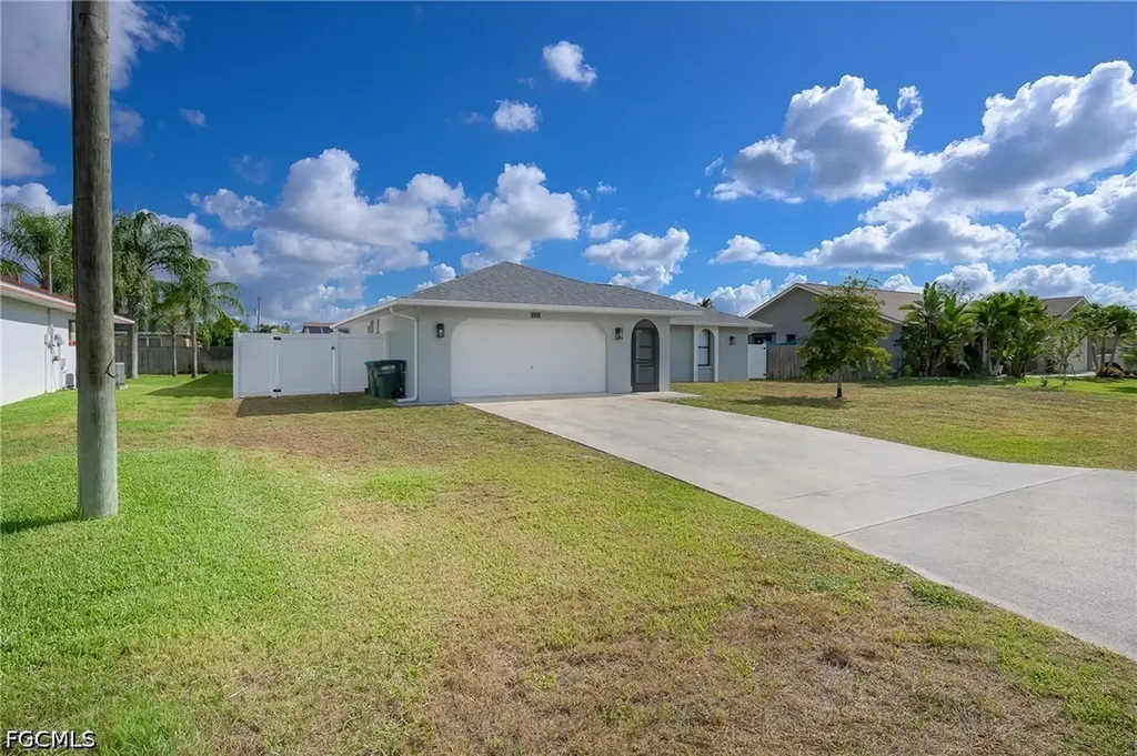 2115 SE 14th Street Cape Coral FL 33990