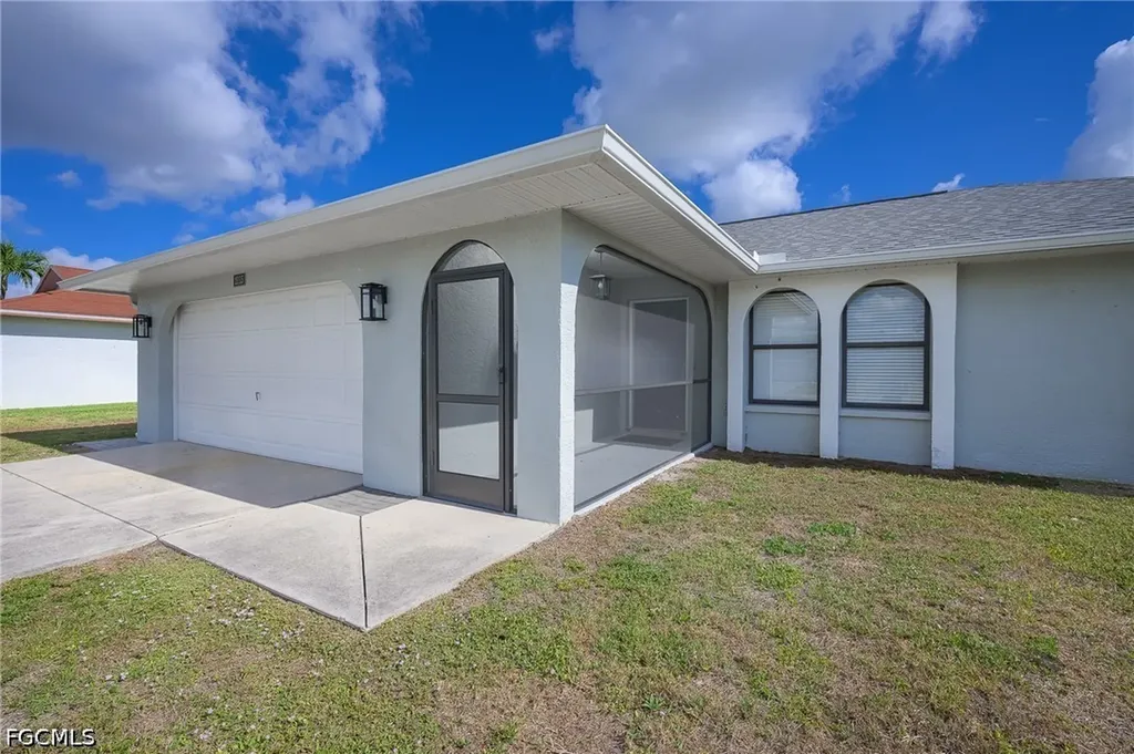 2115 SE 14th Street Cape Coral FL 33990