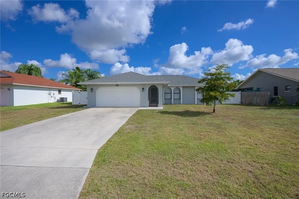 2115 SE 14th Street Cape Coral FL 33990