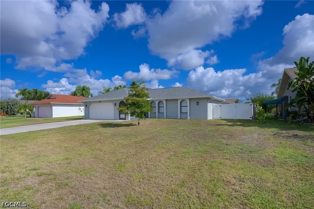 2115 SE 14th Street Cape Coral FL 33990
