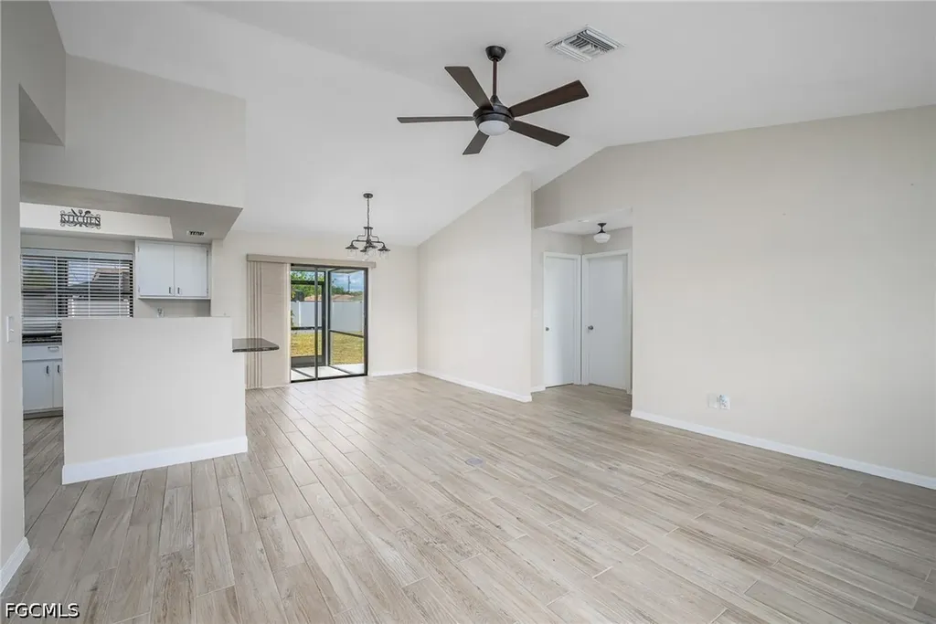 2115 SE 14th Street Cape Coral FL 33990