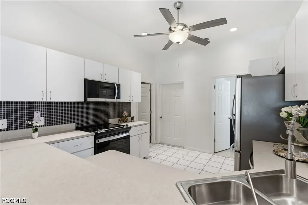 2118 Country Club Boulevard Cape Coral FL 33990