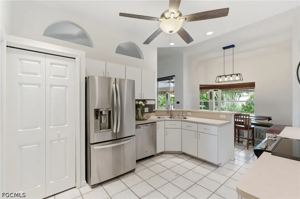2118 Country Club Boulevard Cape Coral FL 33990