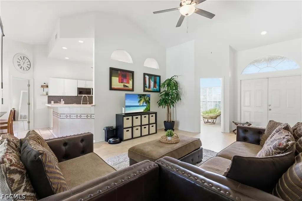 2118 Country Club Boulevard Cape Coral FL 33990