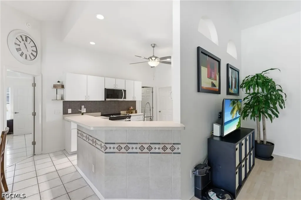 2118 Country Club Boulevard Cape Coral FL 33990