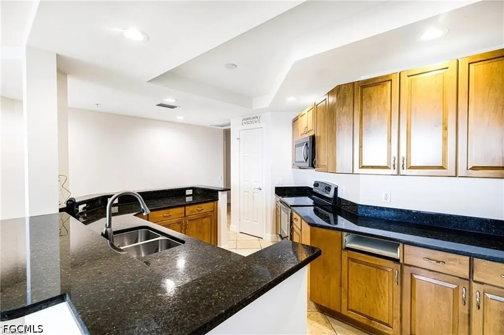 2745 1st Street Fort Myers FL 33916