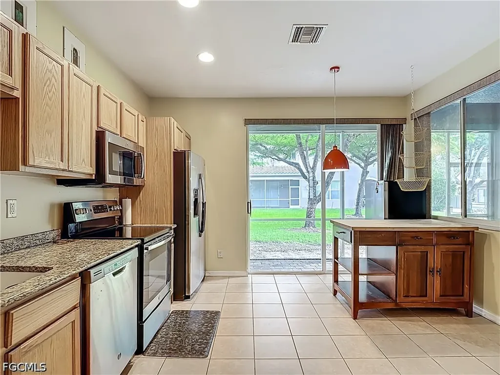 10043 Salina Street Fort Myers FL 33905