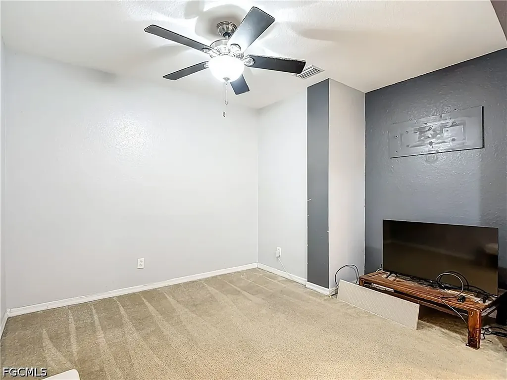 10043 Salina Street Fort Myers FL 33905