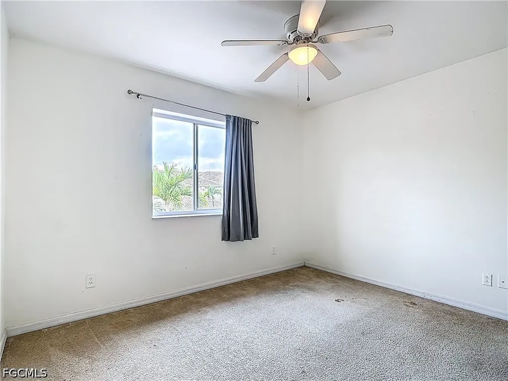 10043 Salina Street Fort Myers FL 33905