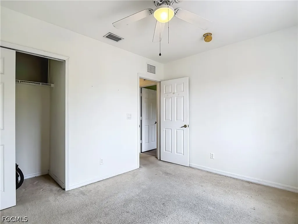 10043 Salina Street Fort Myers FL 33905