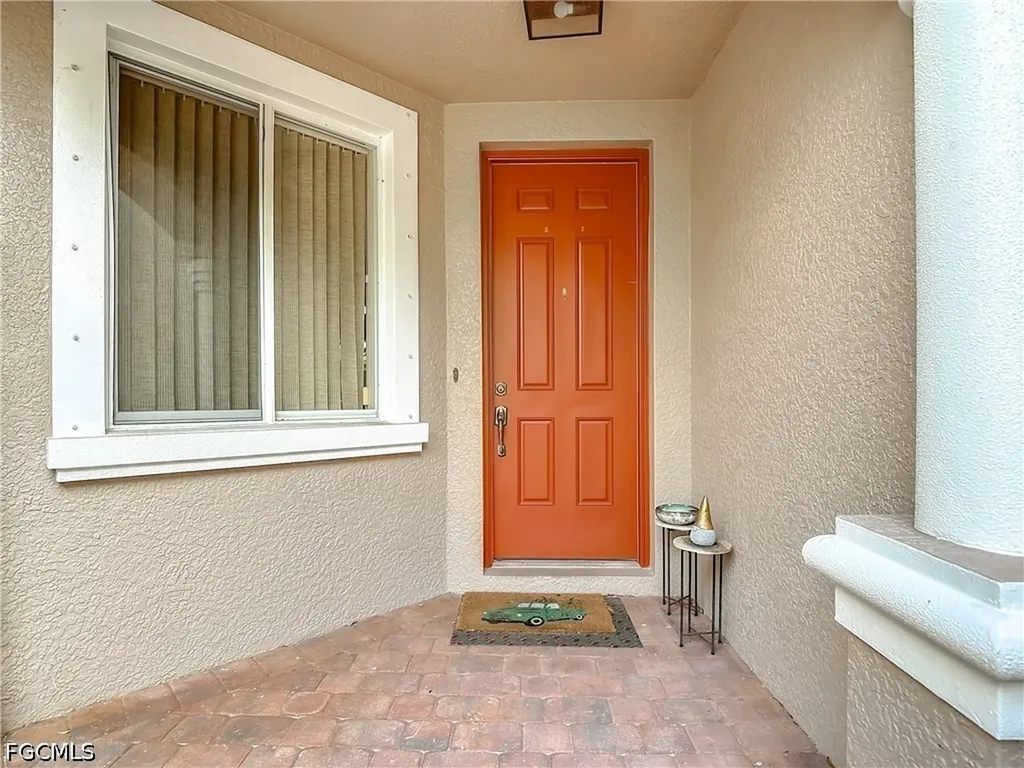 10043 Salina Street Fort Myers FL 33905