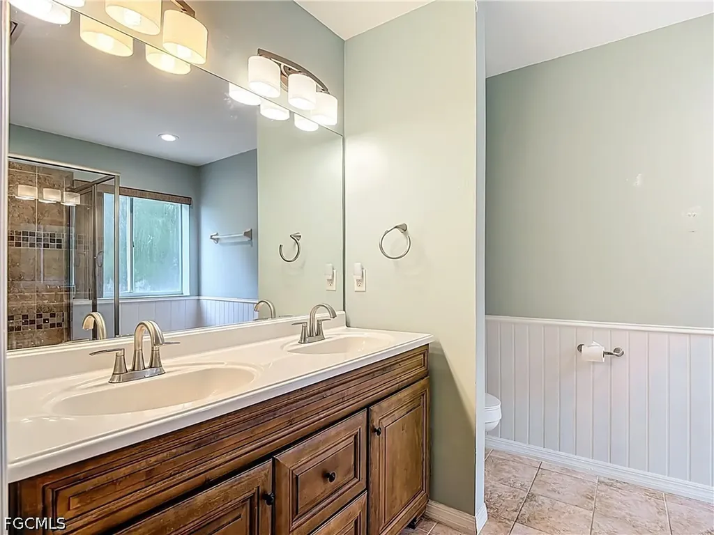 10043 Salina Street Fort Myers FL 33905